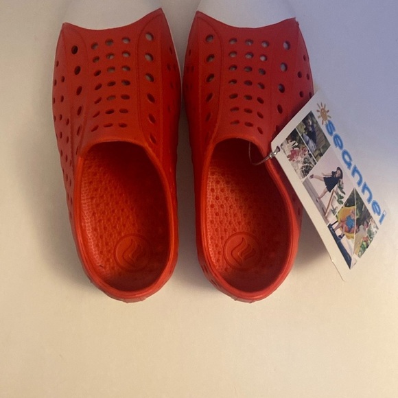 Seannel Kids Water Shoes Slip On Sneaker Lightweight Breathable Red Size 9 NWT - Picture 7 of 11
